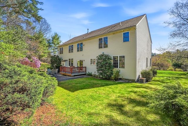 20 Washington Lane, Hopkinton, MA 01748