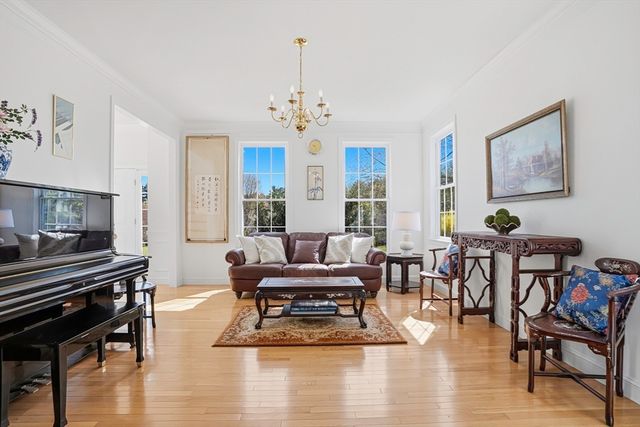 20 Washington Lane, Hopkinton, MA 01748