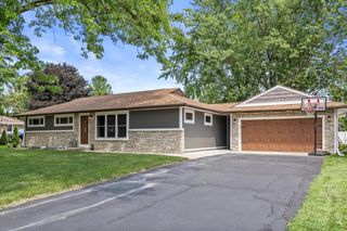 1506 S Green Ridge TERRACE, New Berlin, WI 53151
