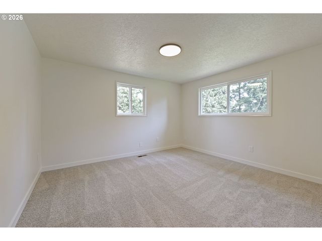 15148 S BURKSTROM Rd, Oregon City, OR 97045