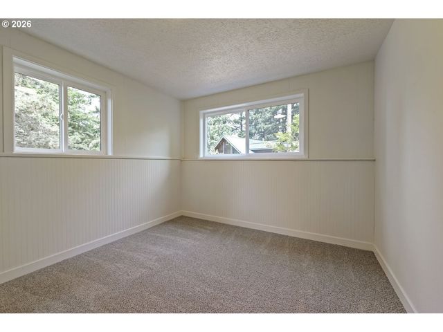 15148 S BURKSTROM Rd, Oregon City, OR 97045