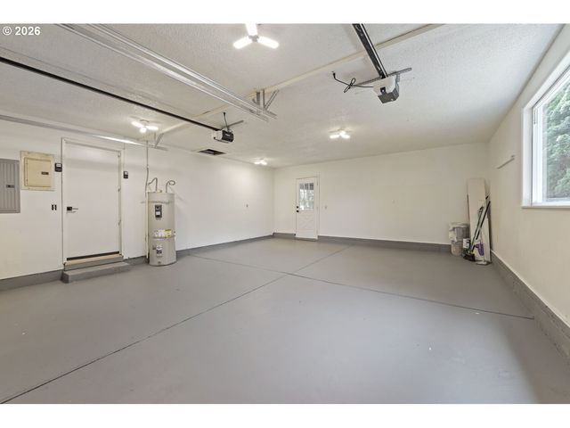 15148 S BURKSTROM Rd, Oregon City, OR 97045
