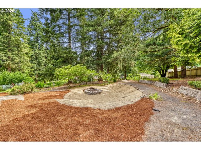 15148 S BURKSTROM Rd, Oregon City, OR 97045