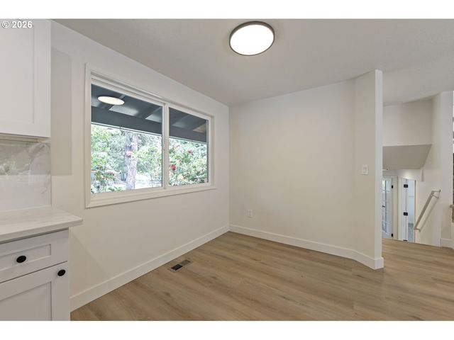 15148 S BURKSTROM Rd, Oregon City, OR 97045