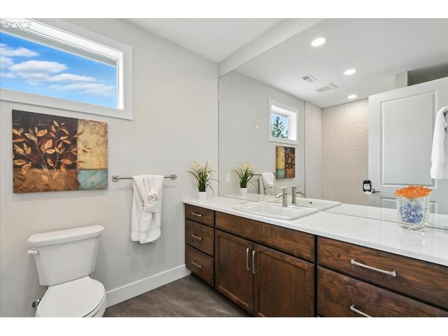 121 GASSMAN Rd, Castle Rock, WA 98611