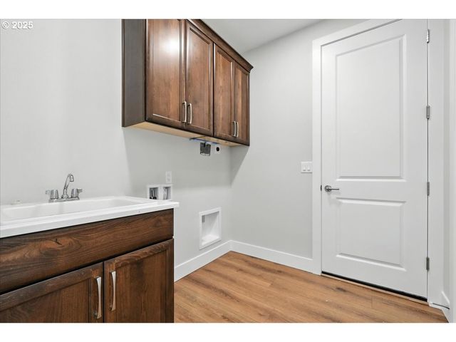 121 GASSMAN Rd, Castle Rock, WA 98611