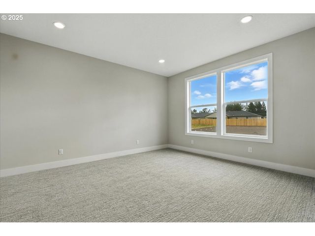 121 GASSMAN Rd, Castle Rock, WA 98611