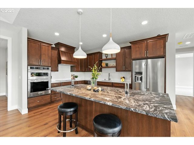 121 GASSMAN Rd, Castle Rock, WA 98611