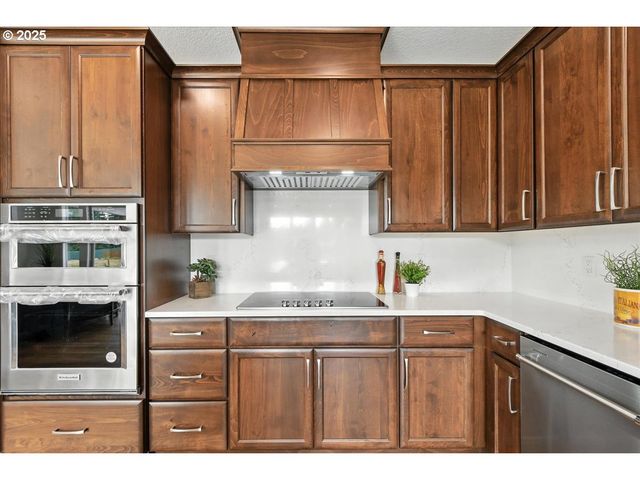 121 GASSMAN Rd, Castle Rock, WA 98611