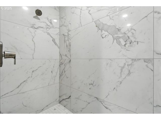 121 GASSMAN Rd, Castle Rock, WA 98611