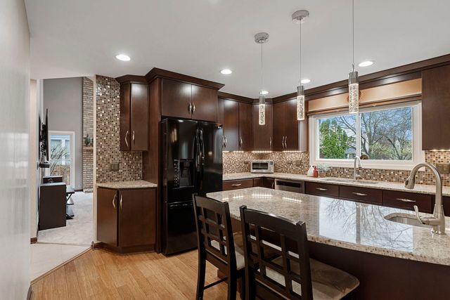 541 Salceda Lane, Mundelein, IL 60060