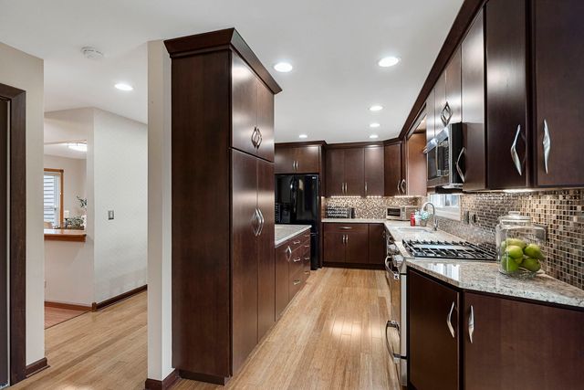 541 Salceda Lane, Mundelein, IL 60060