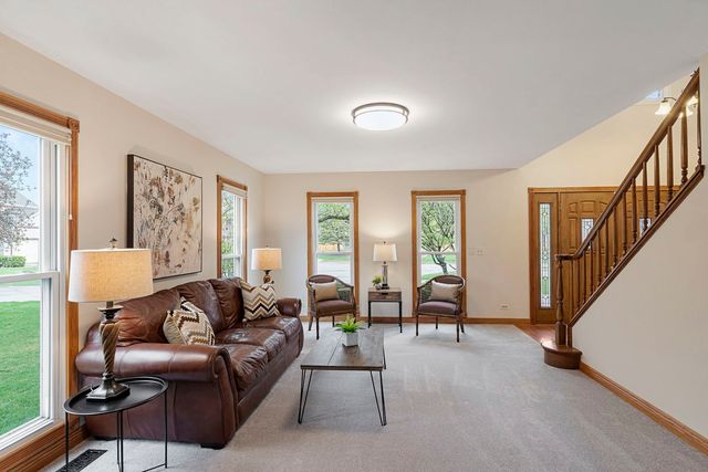 541 Salceda Lane, Mundelein, IL 60060