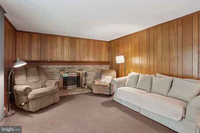 816 MONACO DR, Warrington, PA 18976