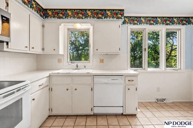 506 Dowding Court, Bellevue, NE 68005