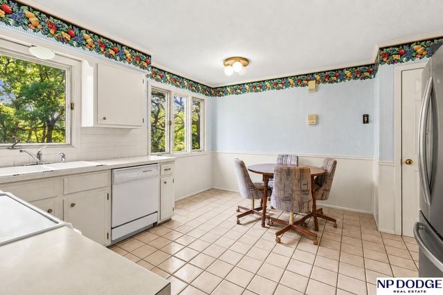 506 Dowding Court, Bellevue, NE 68005