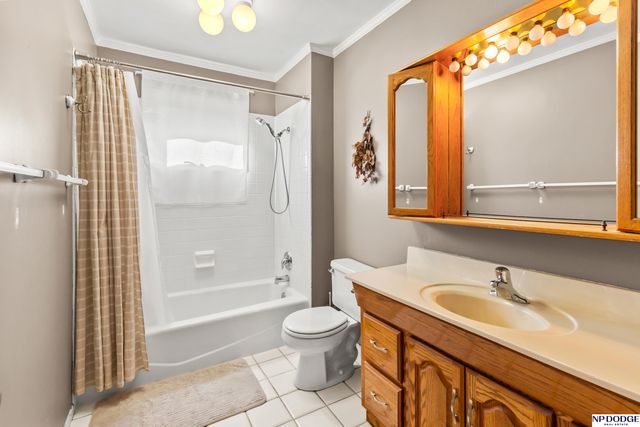 506 Dowding Court, Bellevue, NE 68005