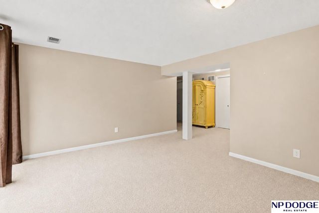 506 Dowding Court, Bellevue, NE 68005