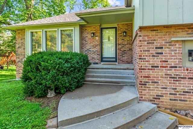 506 Dowding Court, Bellevue, NE 68005