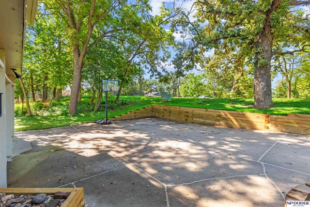 506 Dowding Court, Bellevue, NE 68005