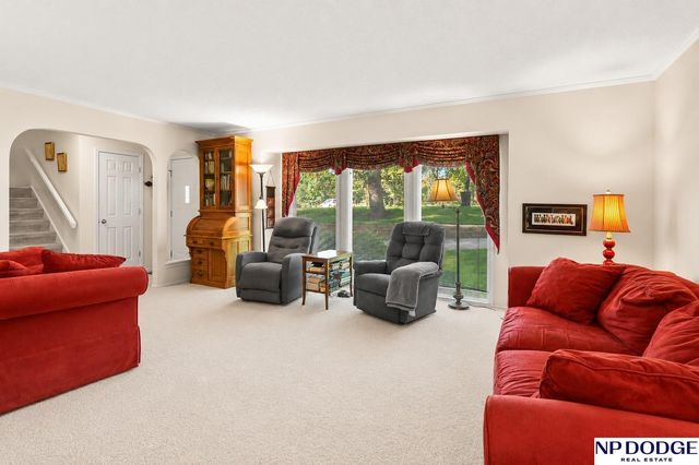 506 Dowding Court, Bellevue, NE 68005