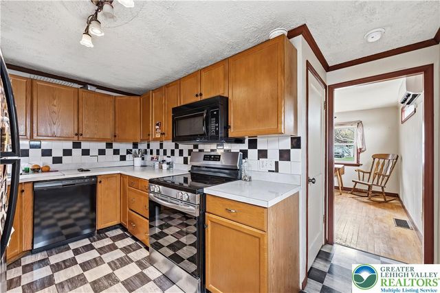 115 North Liberty Street, Nazareth Boro, PA 18064