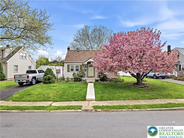 115 North Liberty Street, Nazareth Boro, PA 18064