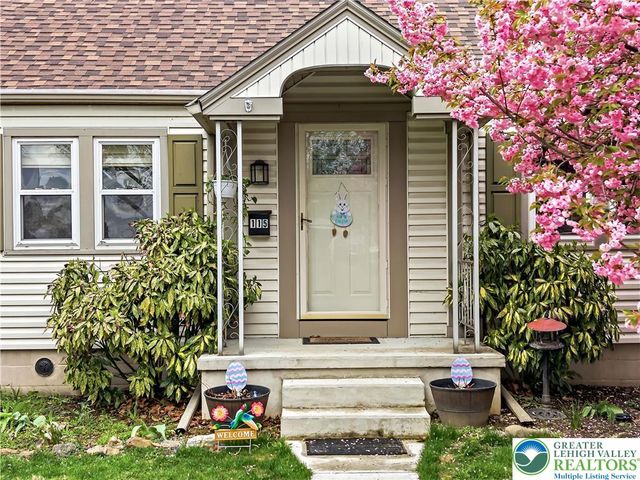 115 North Liberty Street, Nazareth Boro, PA 18064