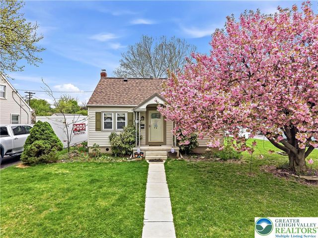 115 North Liberty Street, Nazareth Boro, PA 18064
