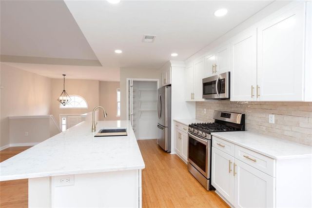 2636 English Oaks Lane NW, Kennesaw, GA 30144