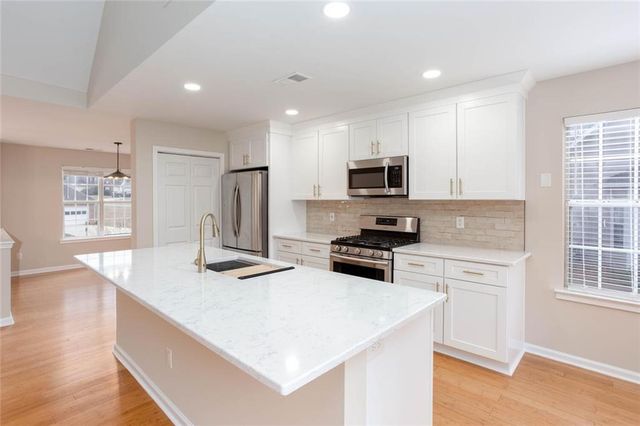 2636 English Oaks Lane NW, Kennesaw, GA 30144