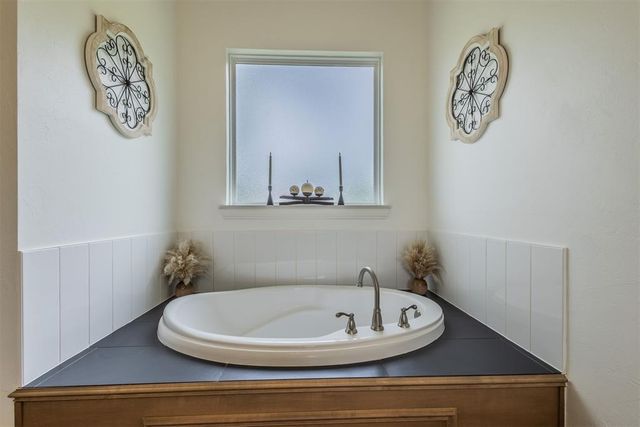 5504 Asheville Way, Choctaw, OK 73020