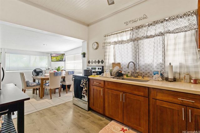 709 Twin View Drive, Honolulu, HI 96817