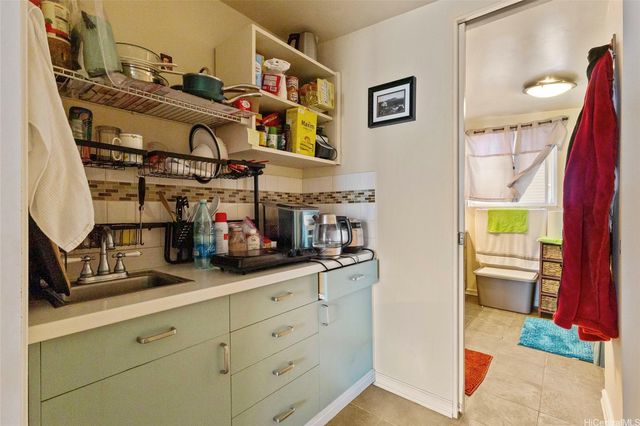 709 Twin View Drive, Honolulu, HI 96817