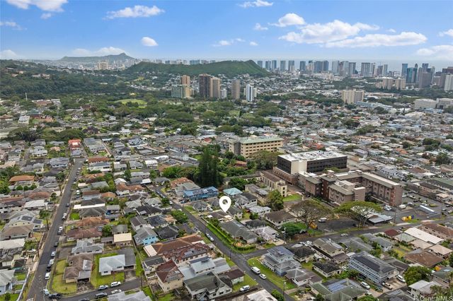 709 Twin View Drive, Honolulu, HI 96817