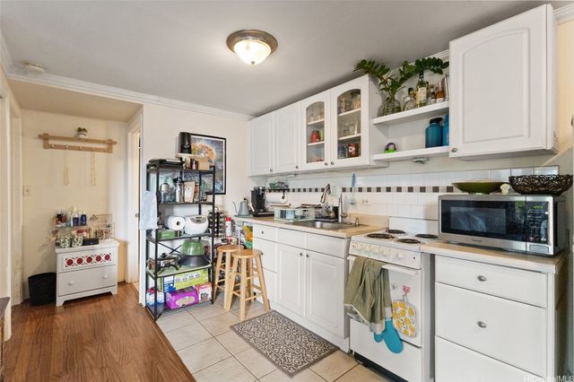 709 Twin View Drive, Honolulu, HI 96817