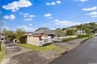 709 Twin View Drive, Honolulu, HI 96817