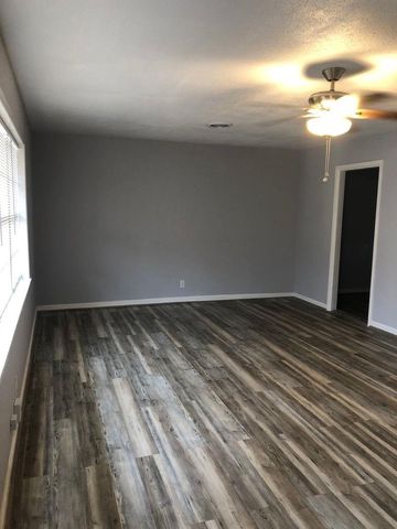 503 Willow Street, Cleveland, TX 77327