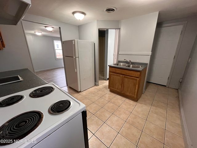 3433 Upton Avenue, Toledo, OH 43613