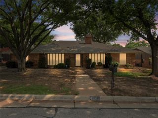 4509 Trowbridge Drive, Arlington, TX 76013
