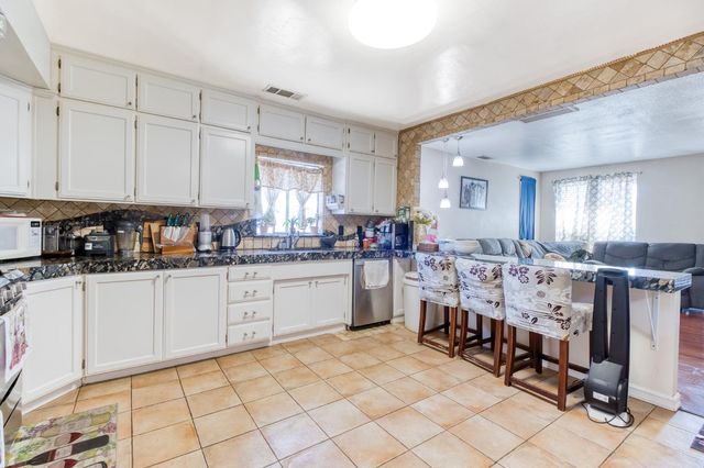 13301 Bentley St, Waterford, CA 95386