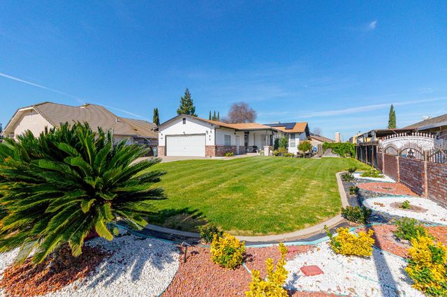13301 Bentley St, Waterford, CA 95386