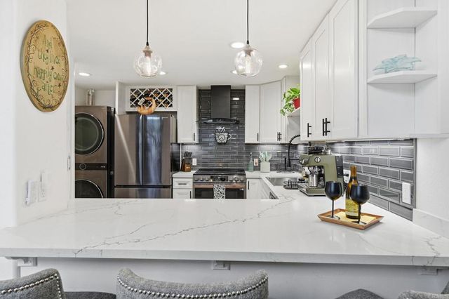 744 Eastshore Ter 102, Chula Vista, CA 91913