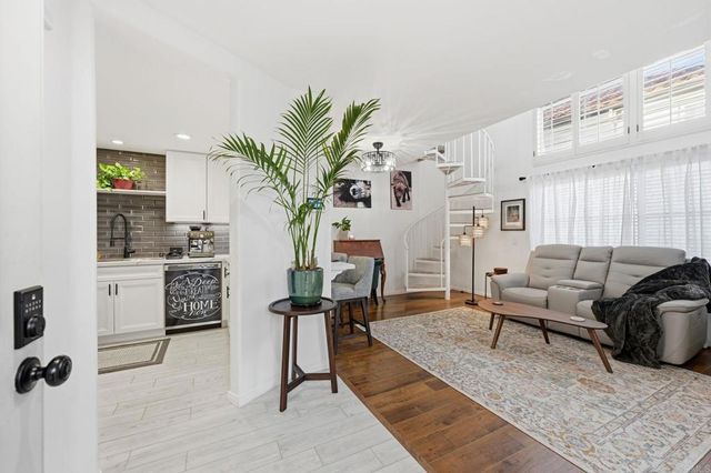 744 Eastshore Ter 102, Chula Vista, CA 91913