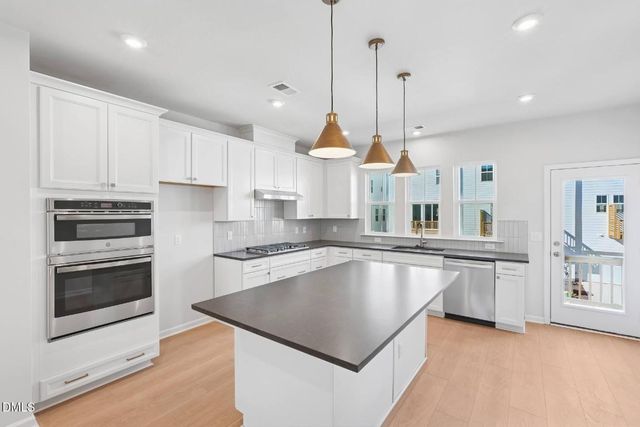 1050 Zelkova Lane, Chapel Hill, NC 27517