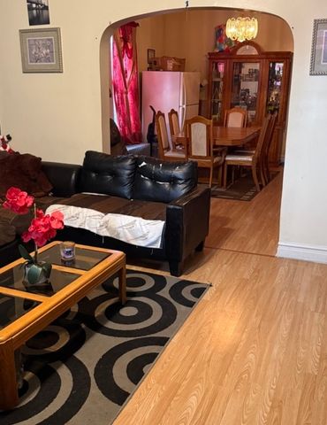 3303 W 38th Place, Chicago, IL 60632