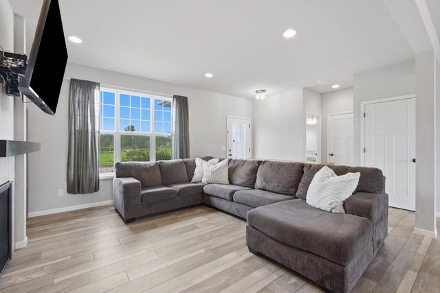 2442 Leopold Way, Sun Prairie, WI 53590