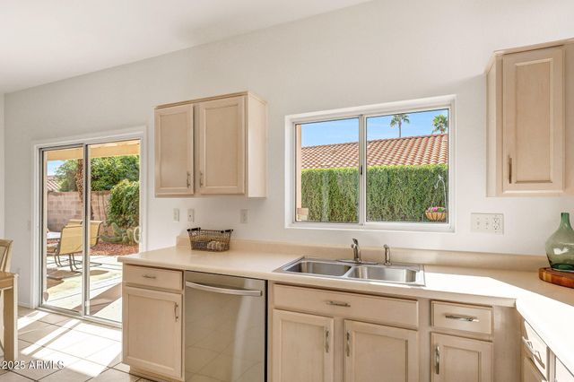 16137 W GREYSTONE Drive, Sun City West, AZ 85375