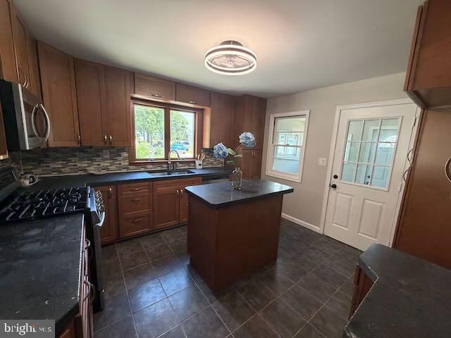 6983 SHAWNEE RD, Milford, DE 19963