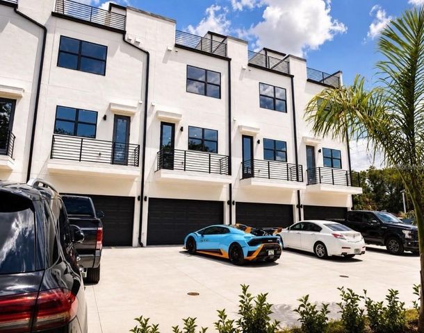 373 13TH ST N, St Petersburg, FL 33705